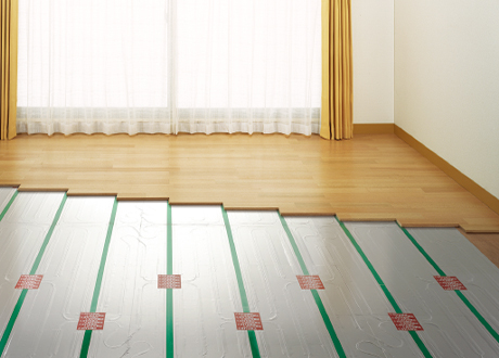 ガス温水式床暖房標準装備