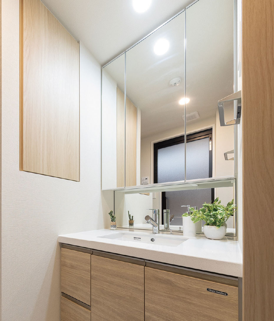 POWDER ROOM